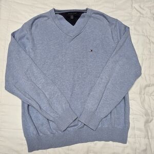 Tommy Hilfiger Men's Heather Light Blue V-Neck Sweater